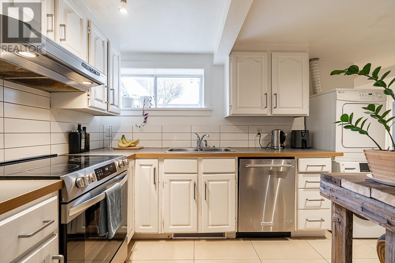 Listing Picture 18 of 39 : 1 1631 E 22ND AVENUE, Vancouver / 溫哥華 - 魯藝地產 Yvonne Lu Group - MLS Medallion Club Member