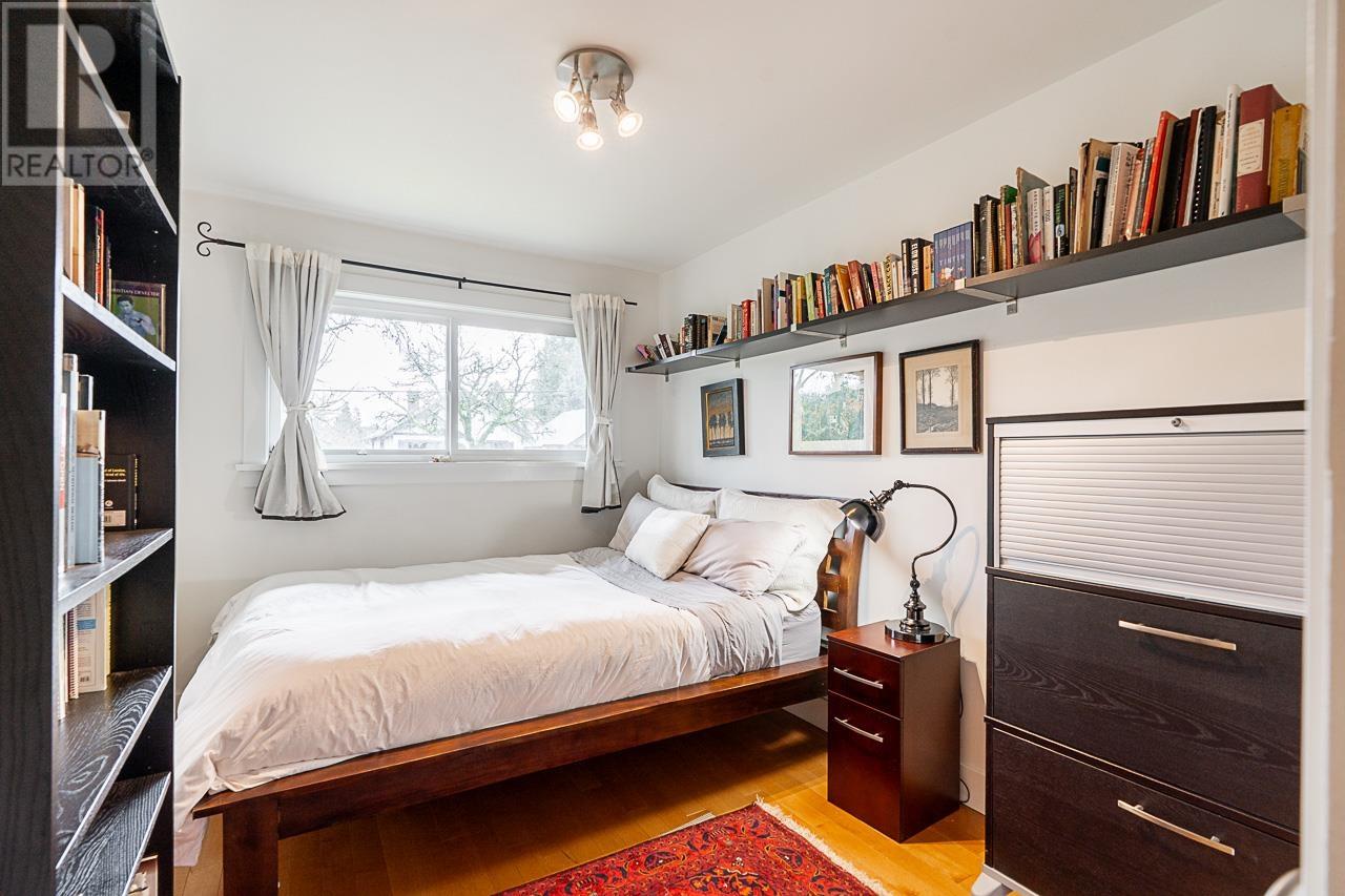 Listing Picture 13 of 39 : 1 1631 E 22ND AVENUE, Vancouver / 溫哥華 - 魯藝地產 Yvonne Lu Group - MLS Medallion Club Member