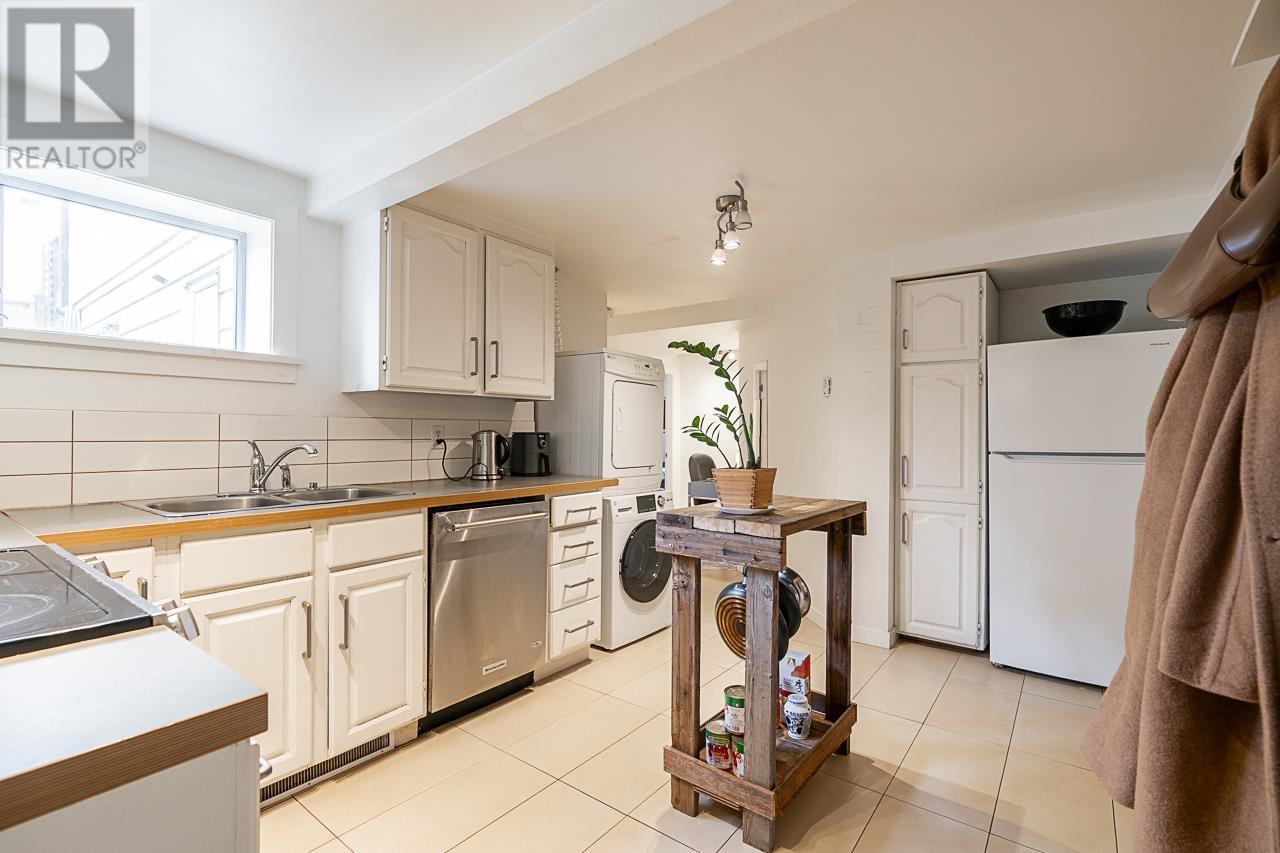 Listing Picture 17 of 39 : 1 1631 E 22ND AVENUE, Vancouver / 溫哥華 - 魯藝地產 Yvonne Lu Group - MLS Medallion Club Member