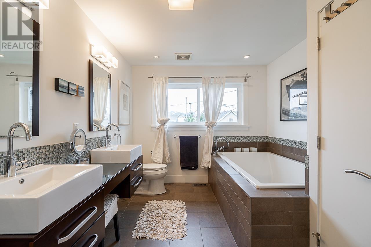 Listing Picture 12 of 39 : 1 1631 E 22ND AVENUE, Vancouver / 溫哥華 - 魯藝地產 Yvonne Lu Group - MLS Medallion Club Member