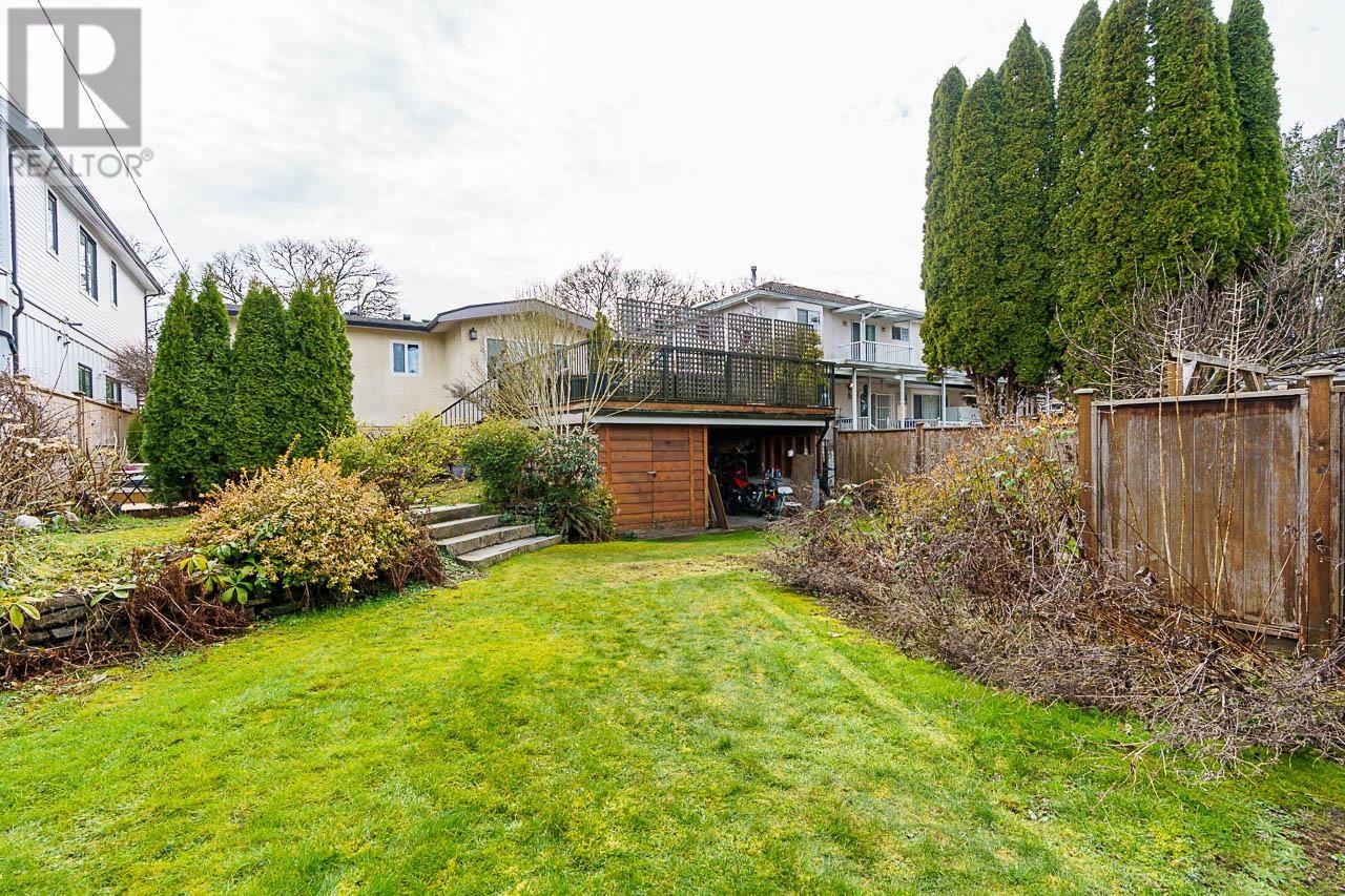 Listing Picture 28 of 39 : 1 1631 E 22ND AVENUE, Vancouver / 溫哥華 - 魯藝地產 Yvonne Lu Group - MLS Medallion Club Member