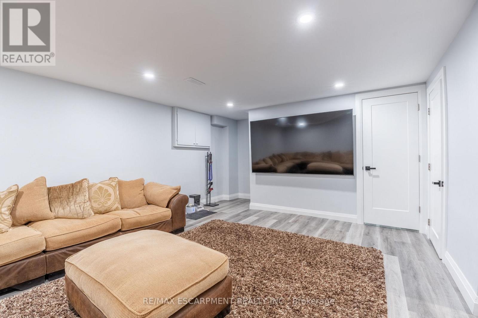 1101 Highland Street, Burlington, Ontario  L7R 3V1 - Photo 34 - W12135104
