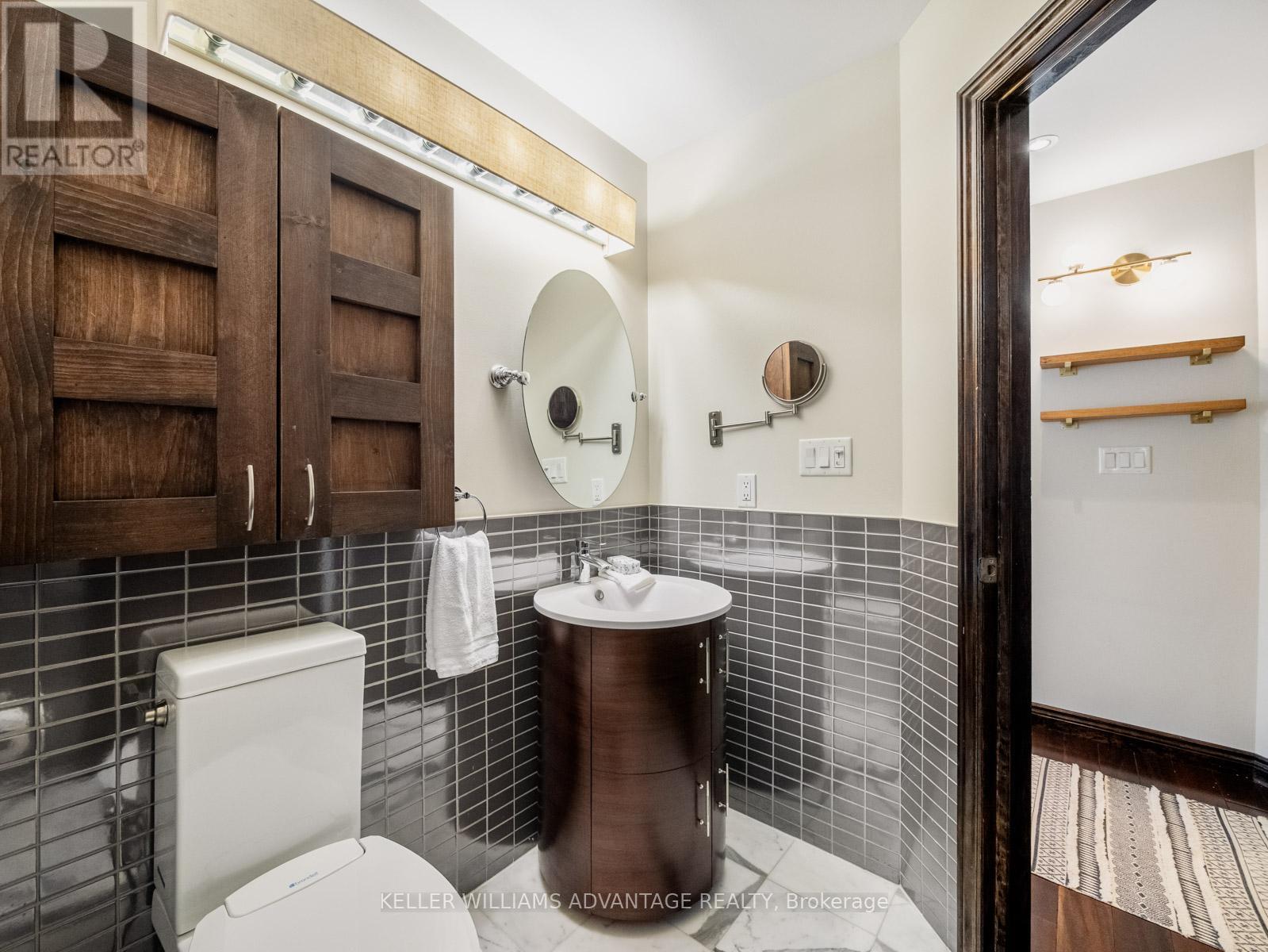 12 Glen Davis Crescent, Toronto, Ontario  M4E 1X5 - Photo 31 - E12141636