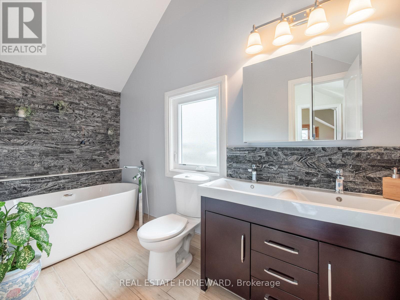 301 - 1941 Queen Street E, Toronto, Ontario  M4L 1H7 - Photo 19 - E12141669