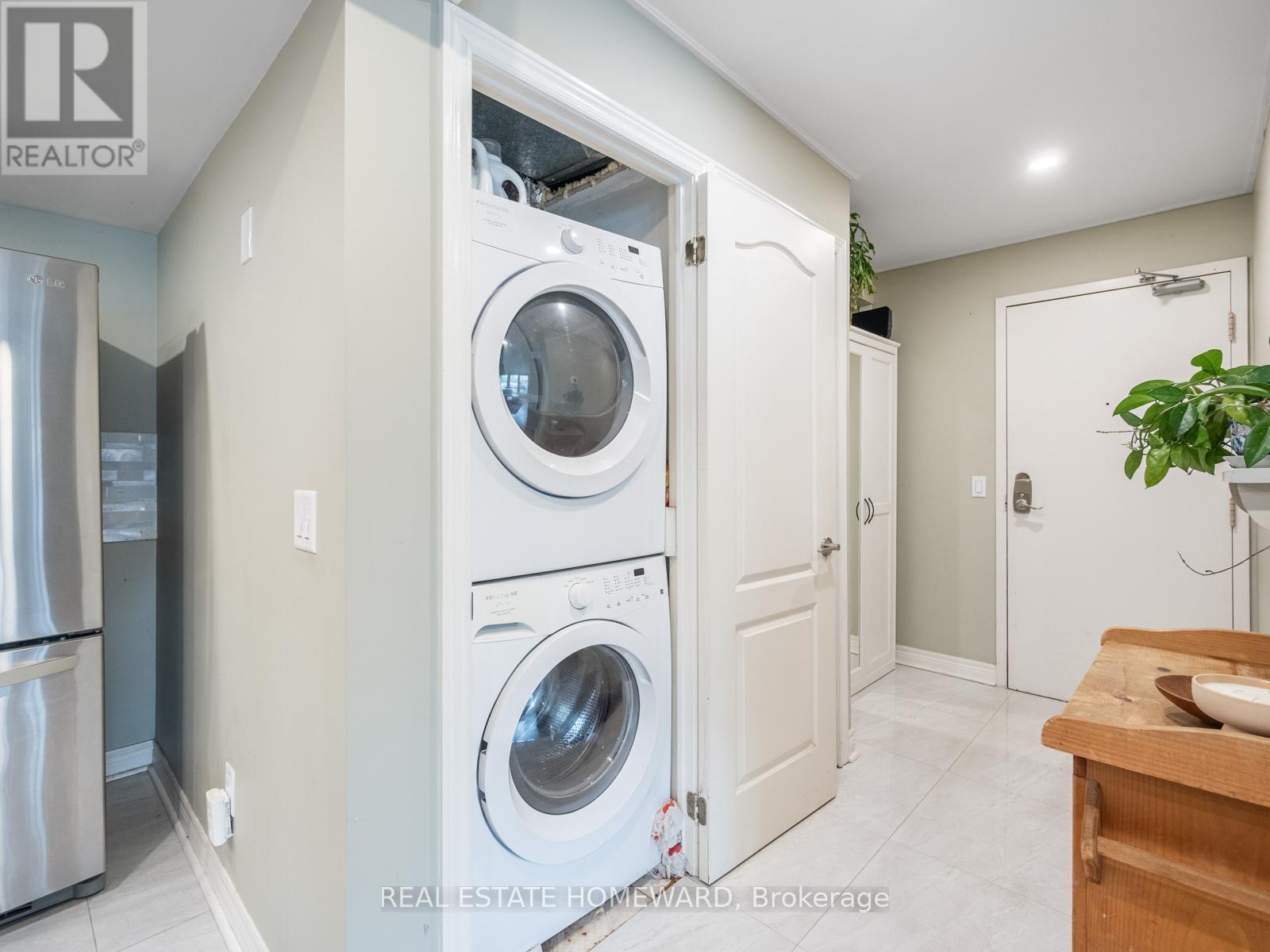 301 - 1941 Queen Street E, Toronto, Ontario  M4L 1H7 - Photo 8 - E12141669