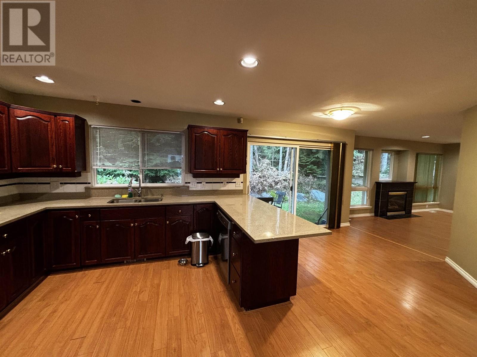 1605 Salal Crescent, Coquitlam, British Columbia  V3E 2Y3 - Photo 6 - R2978856