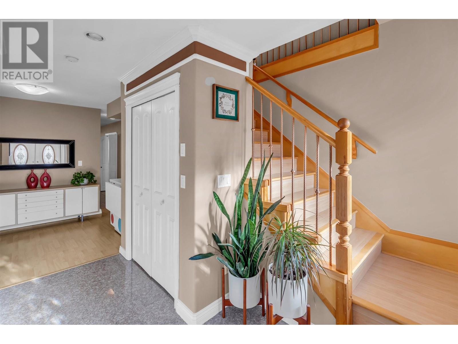 Property at 4465 CAMBRIDGE STREET image 2
