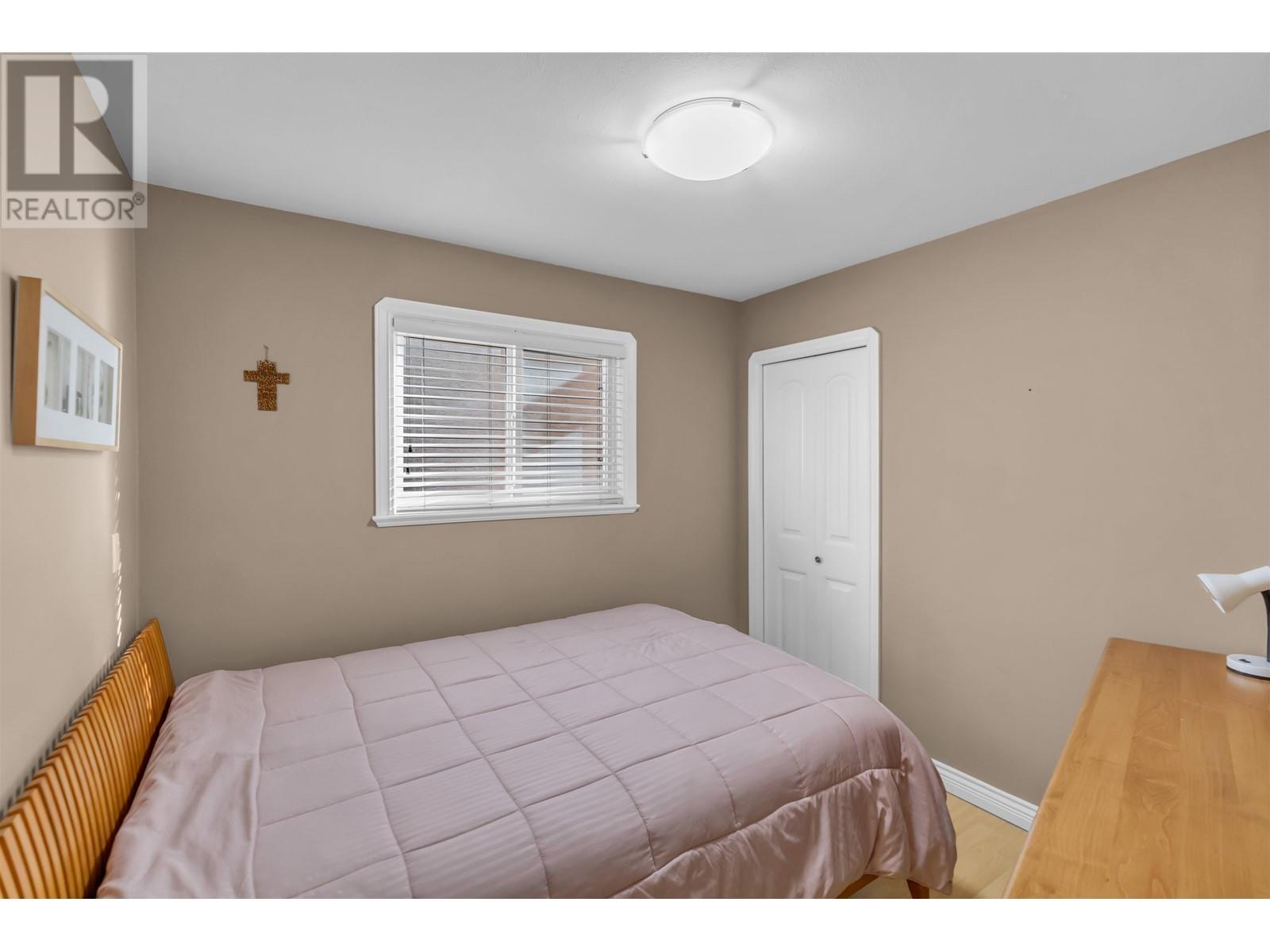 Listing Picture 29 of 39 : 4465 CAMBRIDGE STREET, Burnaby / 本拿比 - 魯藝地產 Yvonne Lu Group - MLS Medallion Club Member