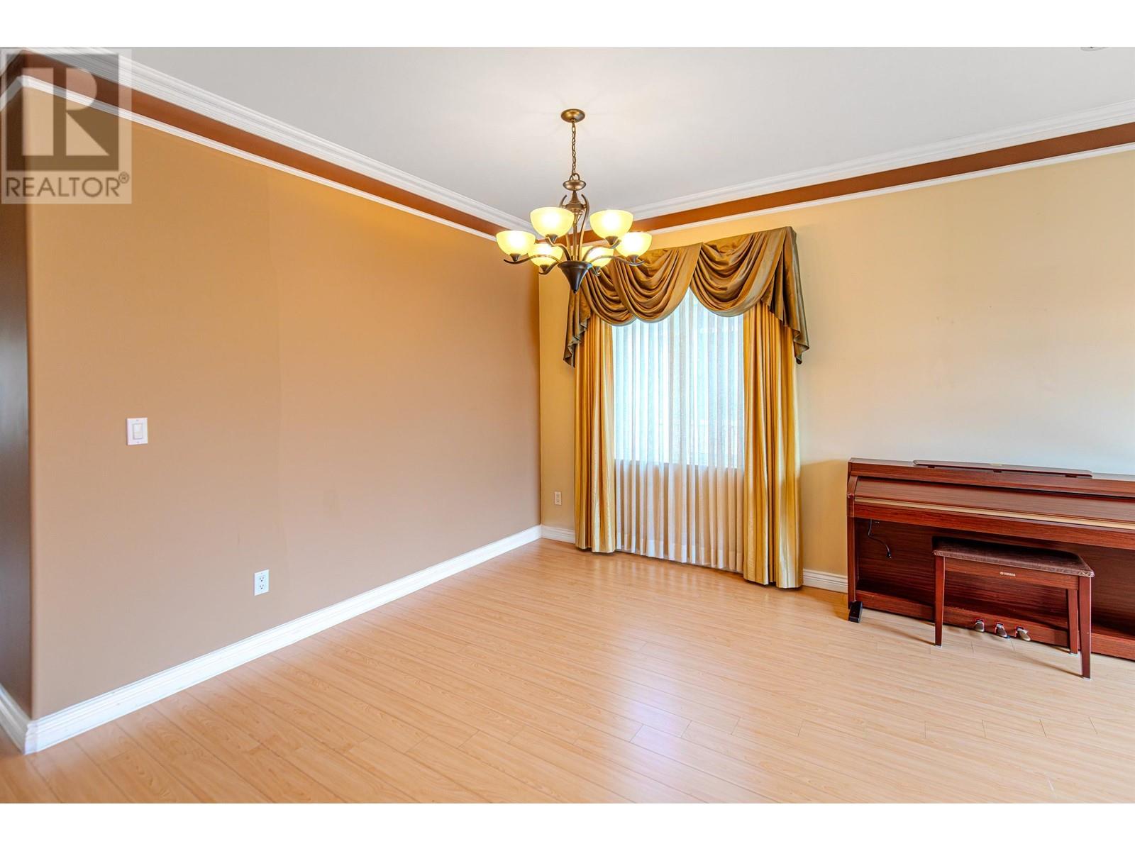 4465 Cambridge Street, Burnaby, British Columbia  V5C 1H6 - Photo 5 - R2978995