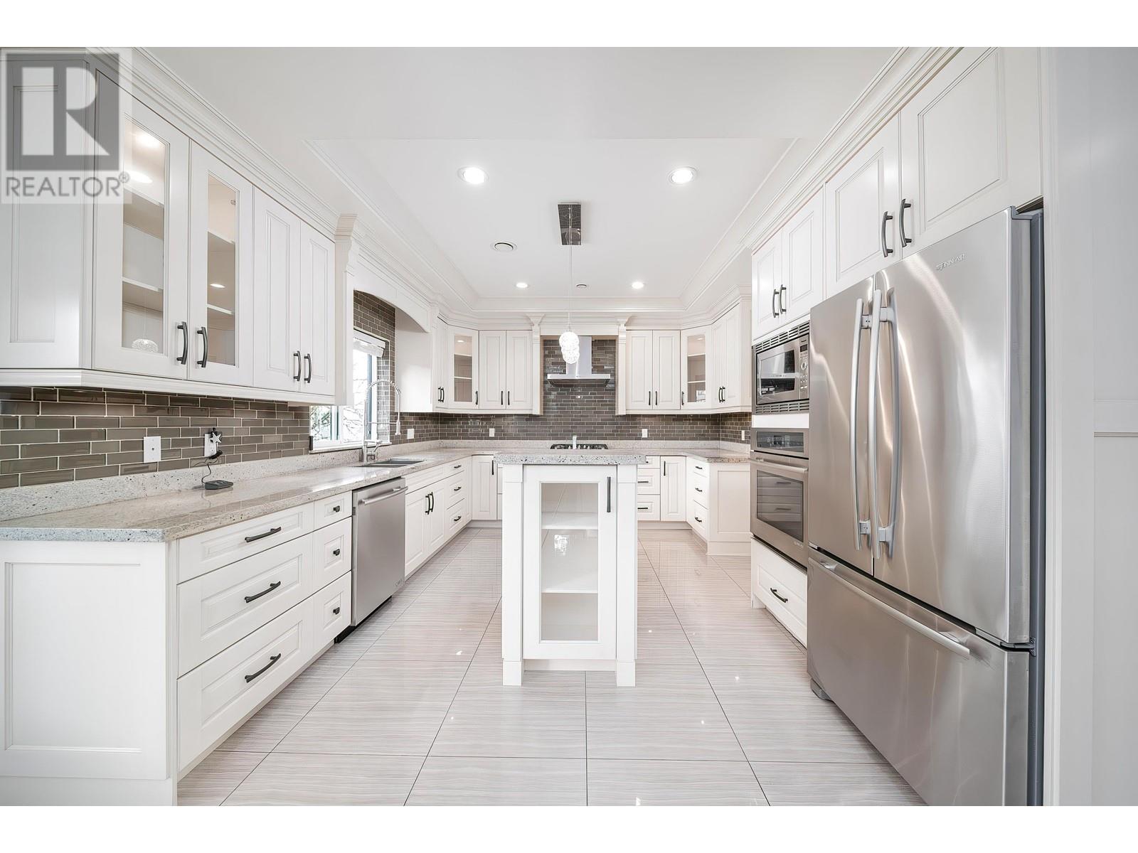 Listing Picture 14 of 40 : 3832 KINCAID STREET, Burnaby / 本拿比 - 魯藝地產 Yvonne Lu Group - MLS Medallion Club Member