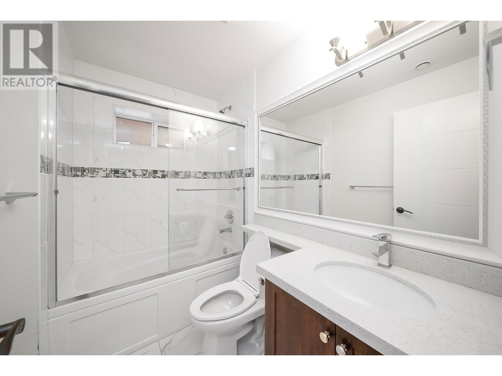 Listing Picture 33 of 40 : 3832 KINCAID STREET, Burnaby / 本拿比 - 魯藝地產 Yvonne Lu Group - MLS Medallion Club Member