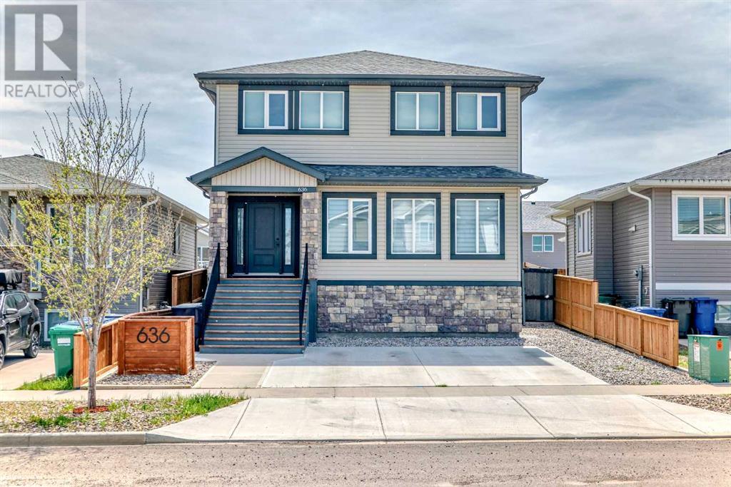636 Aquitania Boulevard W, Lethbridge, Alberta  T1J 5G5 - Photo 1 - A2218706