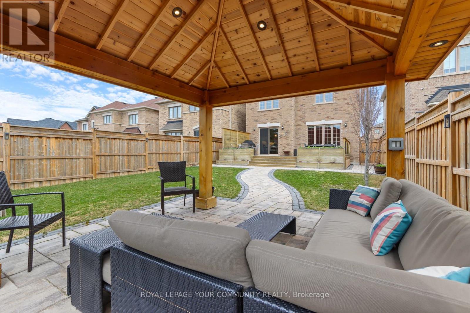 648 Somerville Drive, Newmarket, Ontario  L3X 0J9 - Photo 33 - N12117821