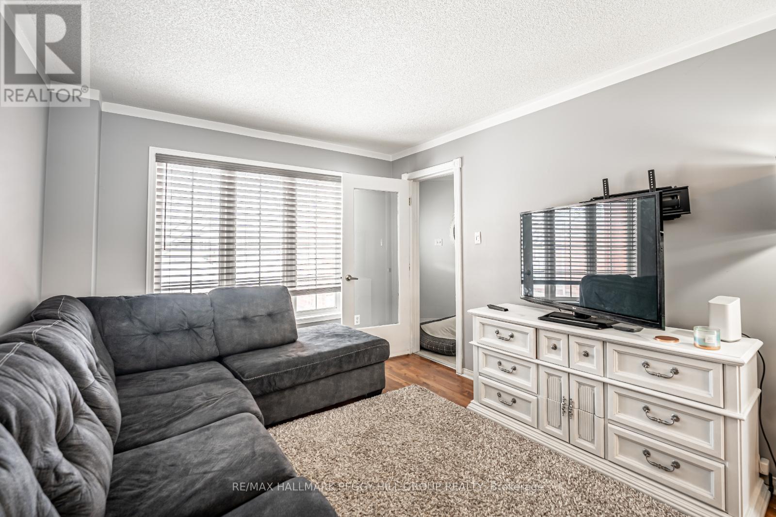 56 Draper Crescent, Barrie, Ontario  L4N 6B1 - Photo 7 - S12141678
