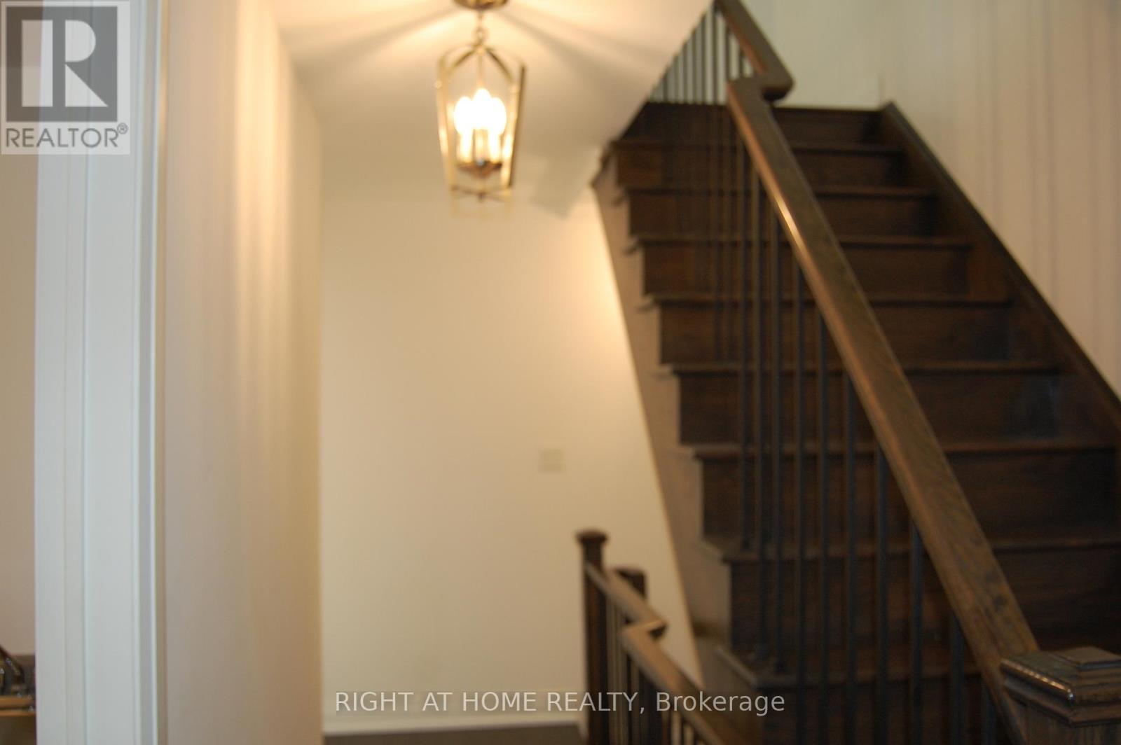 1181 Carnegie Drive, Mississauga, Ontario  L5E 0A2 - Photo 24 - W12123178