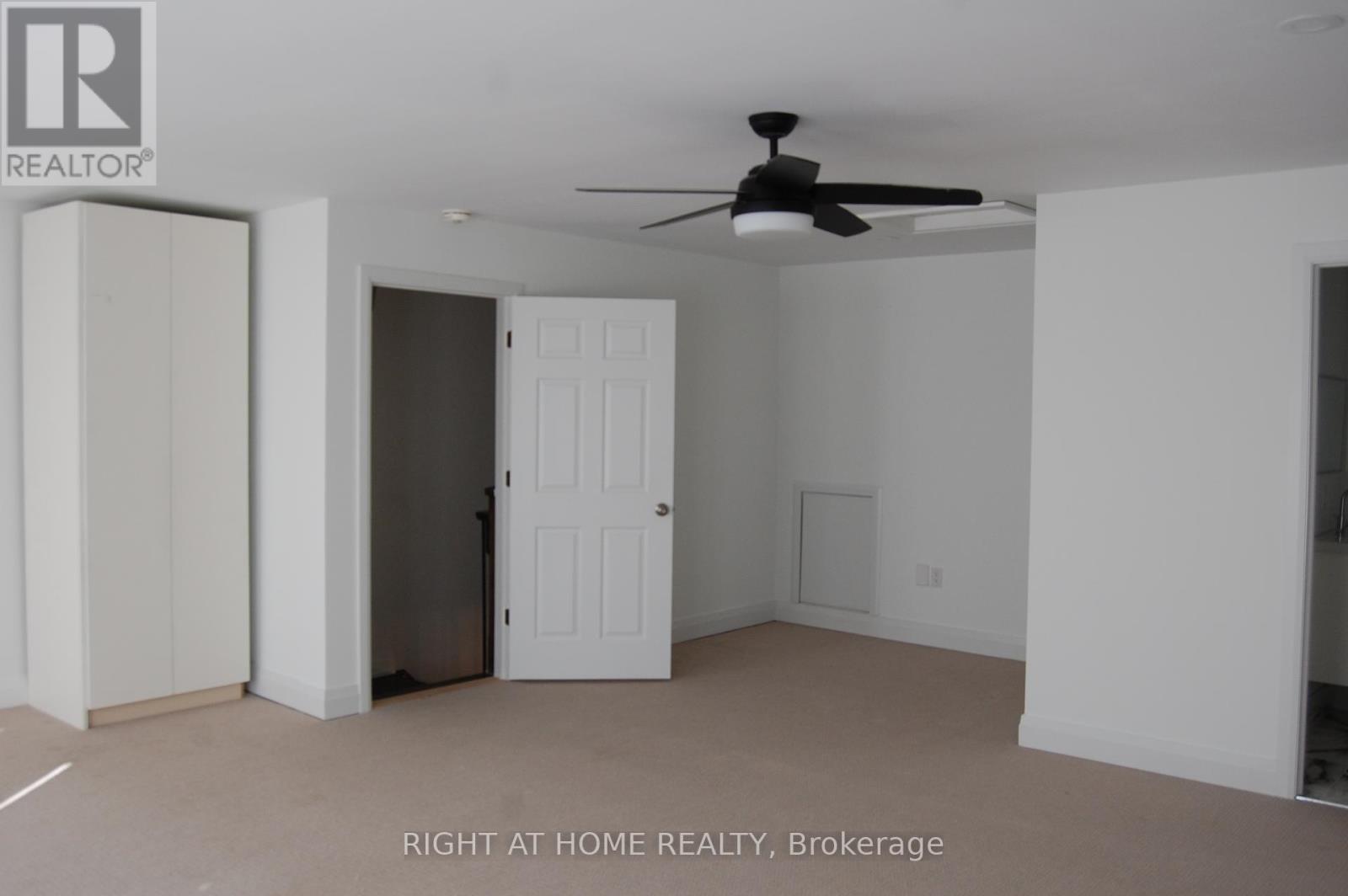 1181 Carnegie Drive, Mississauga, Ontario  L5E 0A2 - Photo 22 - W12123178