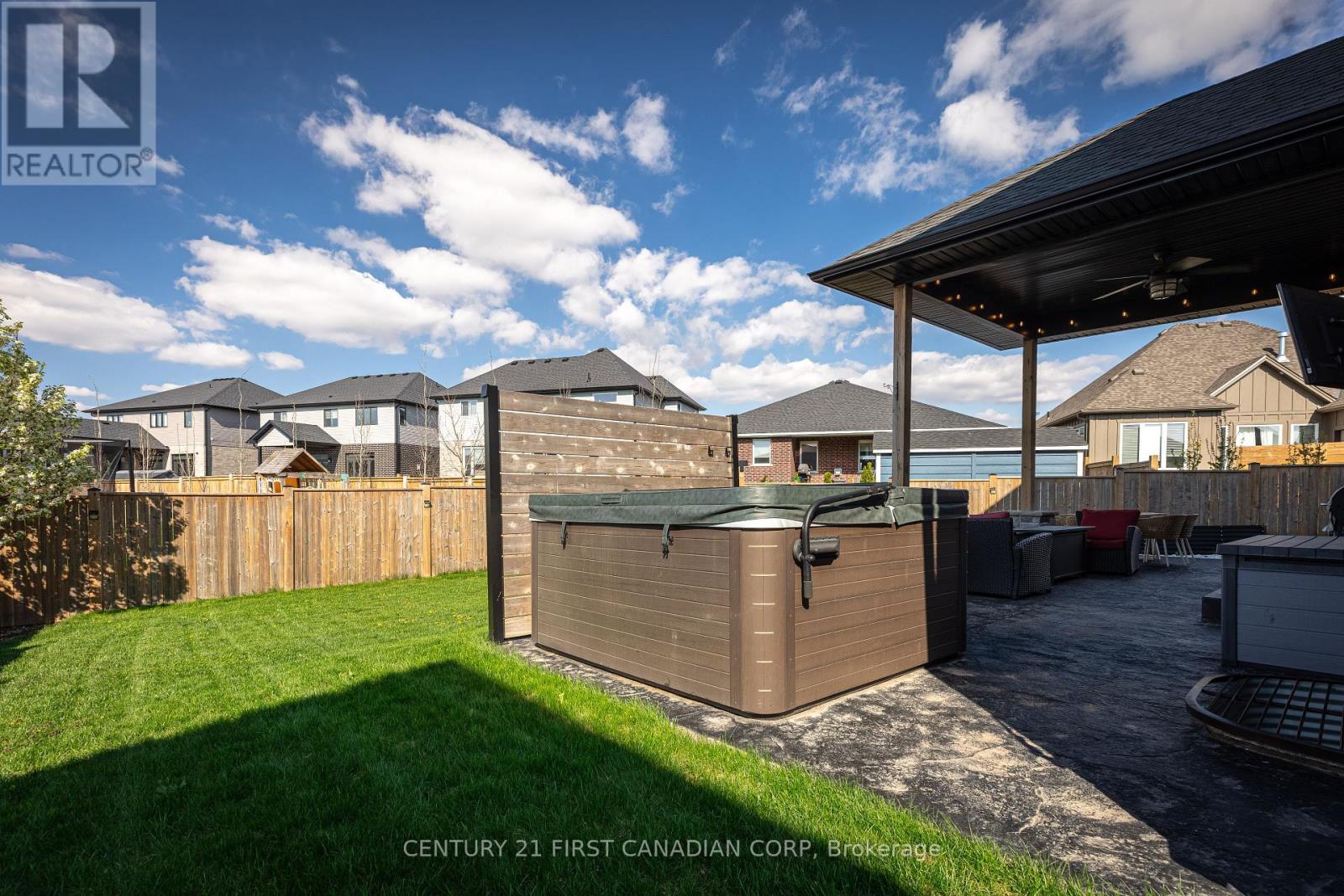 134 Spencer Avenue, Lucan Biddulph (Lucan), Ontario  N0M 2J0 - Photo 36 - X12141748