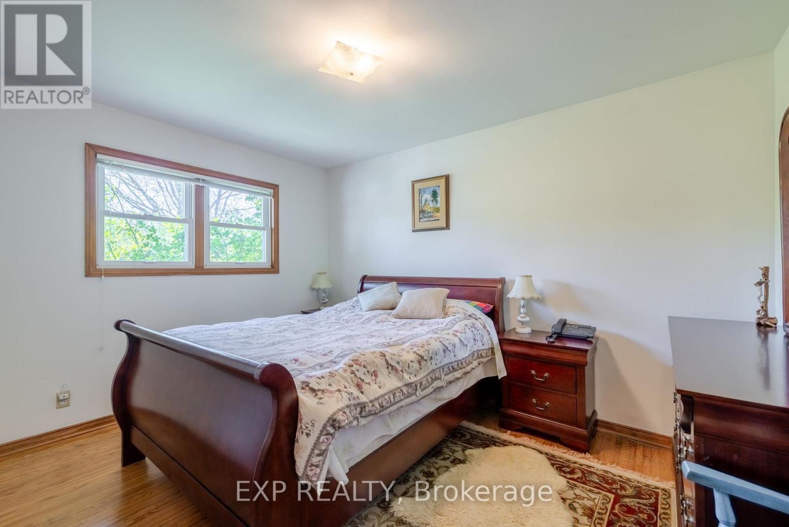 605 Ridgewood Crescent, London South, Ontario  N6J 3J1 - Photo 13 - X12141749