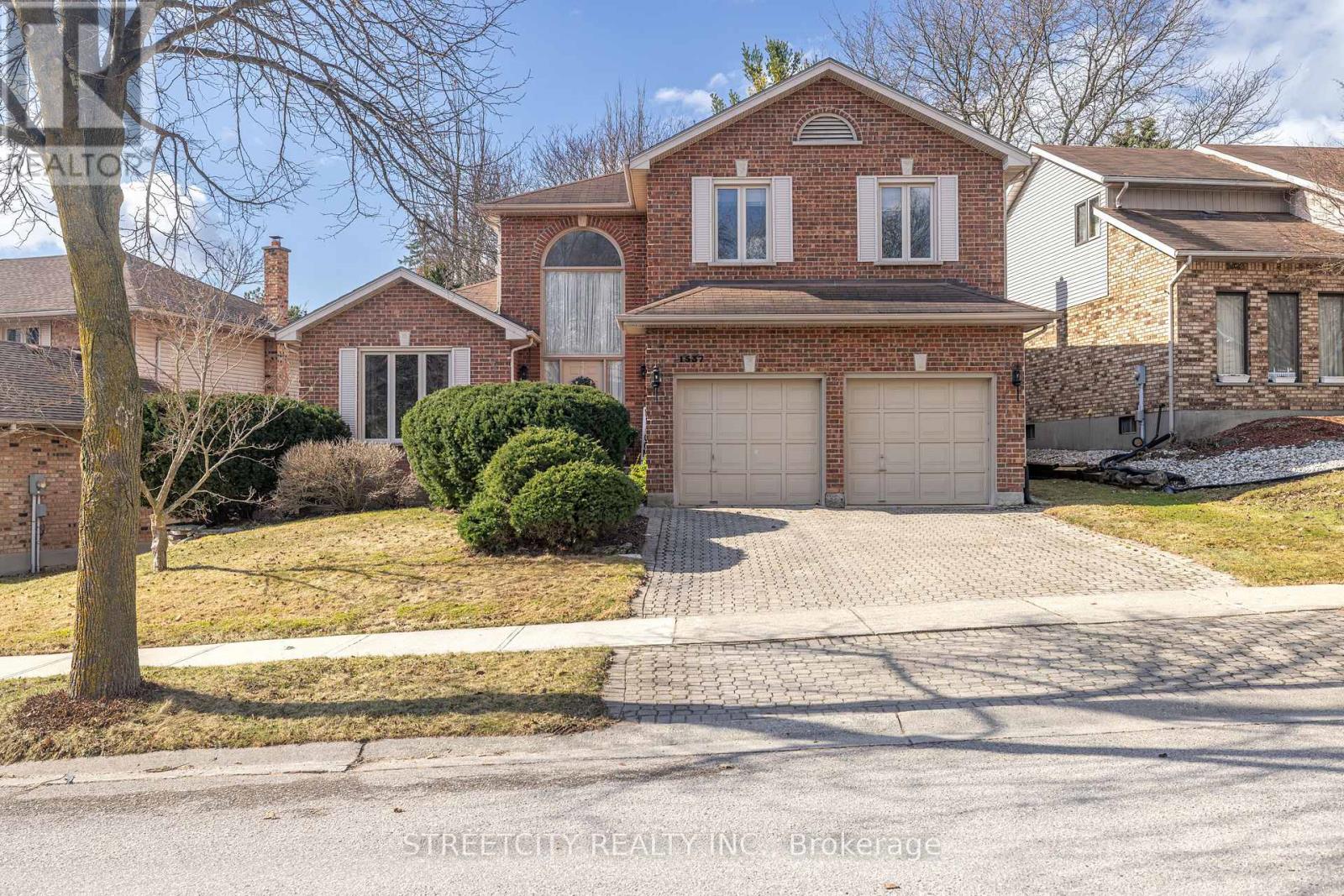 1537 Hillside Drive