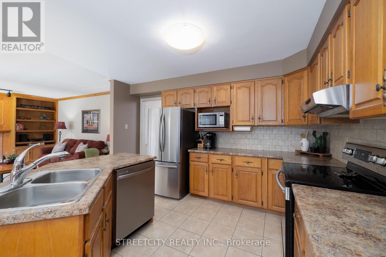 1537 Hillside Drive, London North (North A), Ontario  N6G 4M5 - Photo 13 - X12141773