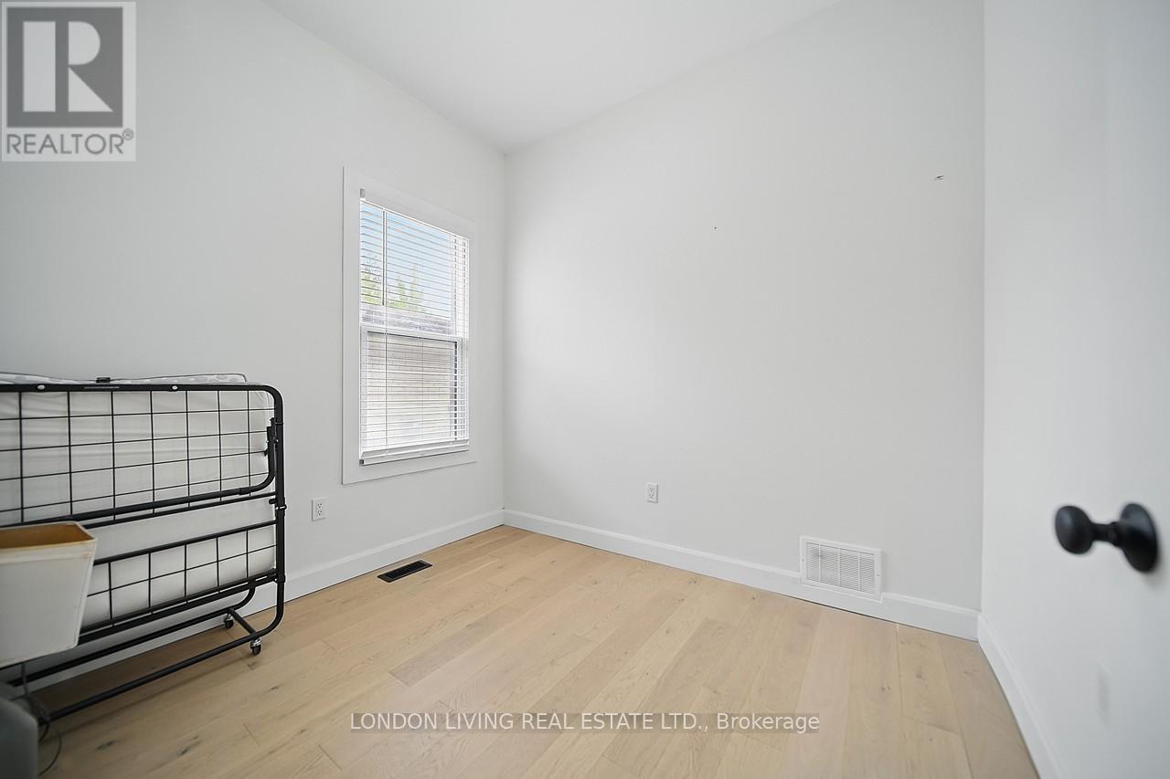 209 Cathcart Street, London South, Ontario  N6C 3M6 - Photo 13 - X12141808