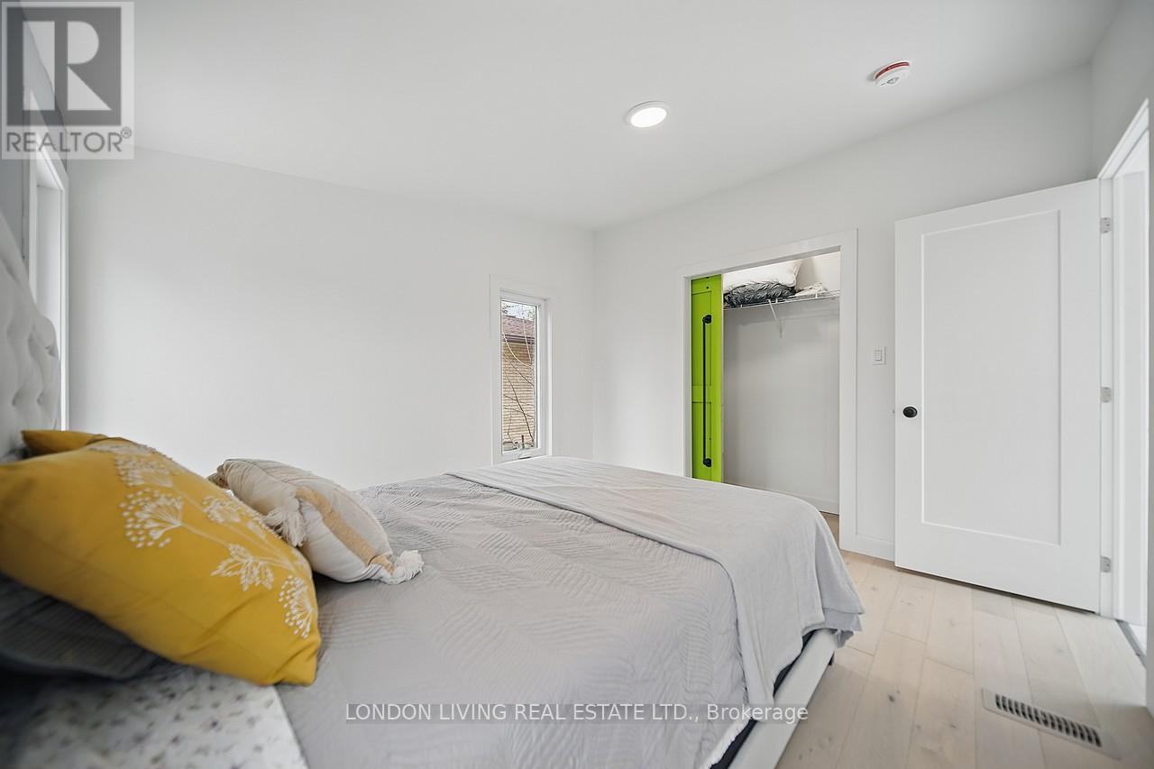 209 Cathcart Street, London South, Ontario  N6C 3M6 - Photo 18 - X12141808