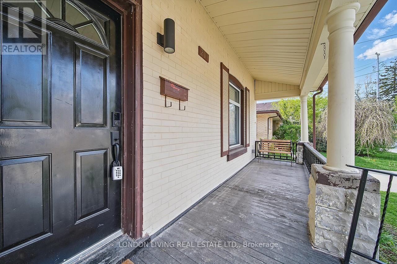 209 Cathcart Street, London South, Ontario  N6C 3M6 - Photo 5 - X12141808