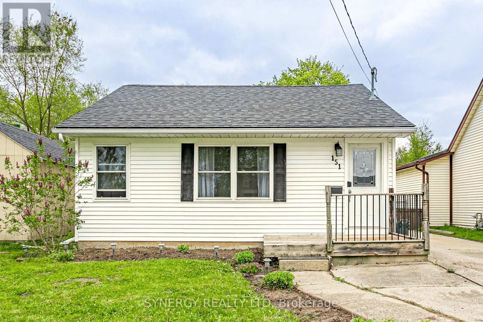 151 Wilkes Street, Brant, Ontario  N3T 4W4 - Photo 1 - X12141891