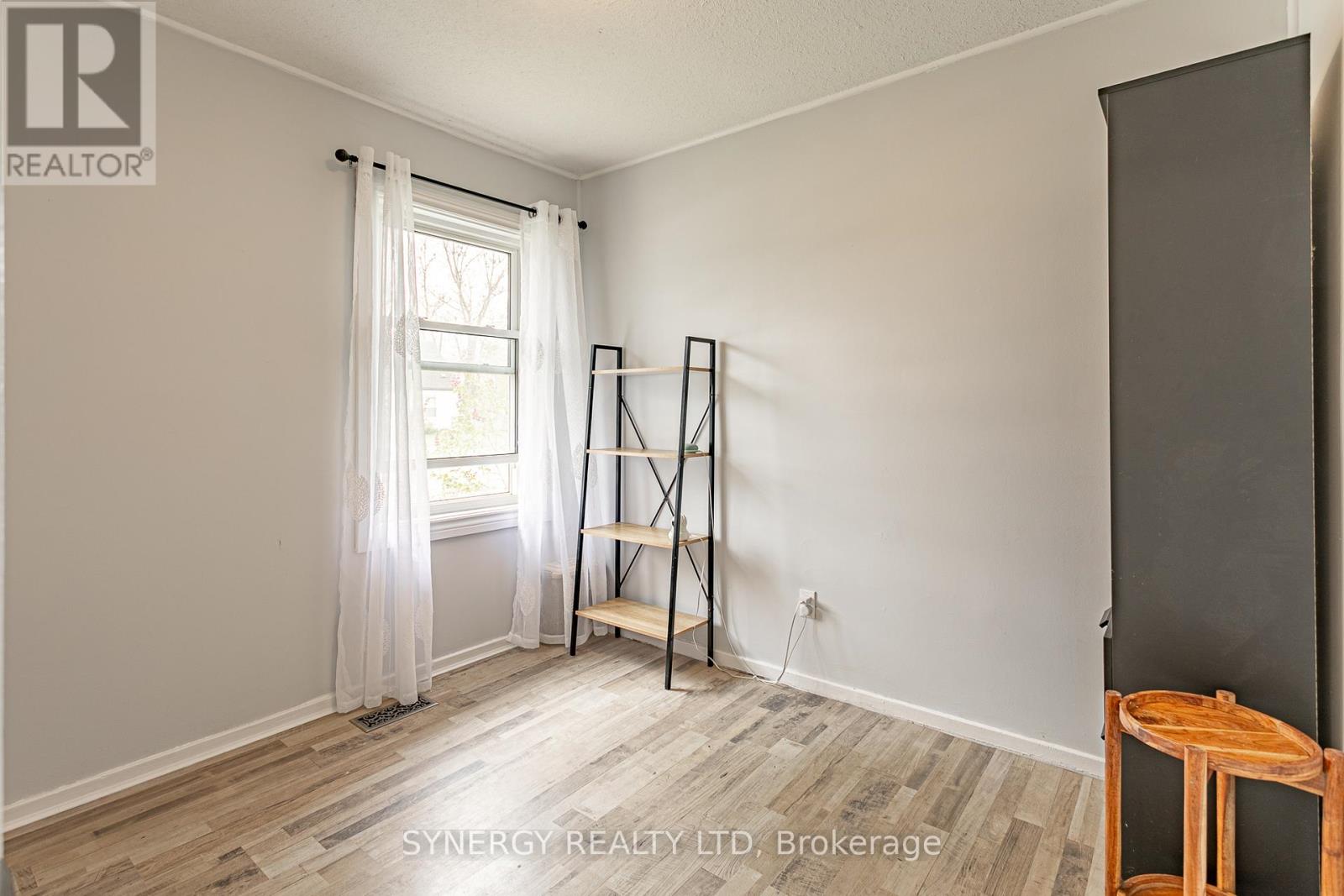 151 Wilkes Street, Brant, Ontario  N3T 4W4 - Photo 12 - X12141891