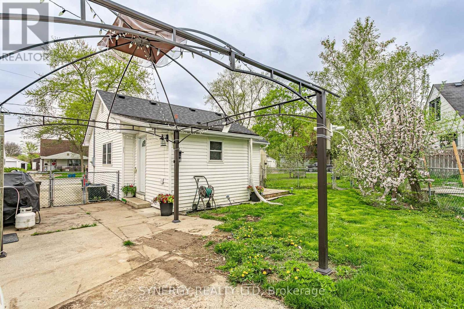 151 Wilkes Street, Brant, Ontario  N3T 4W4 - Photo 21 - X12141891