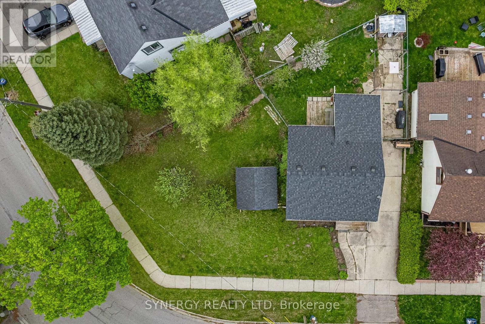 151 Wilkes Street, Brant, Ontario  N3T 4W4 - Photo 3 - X12141891