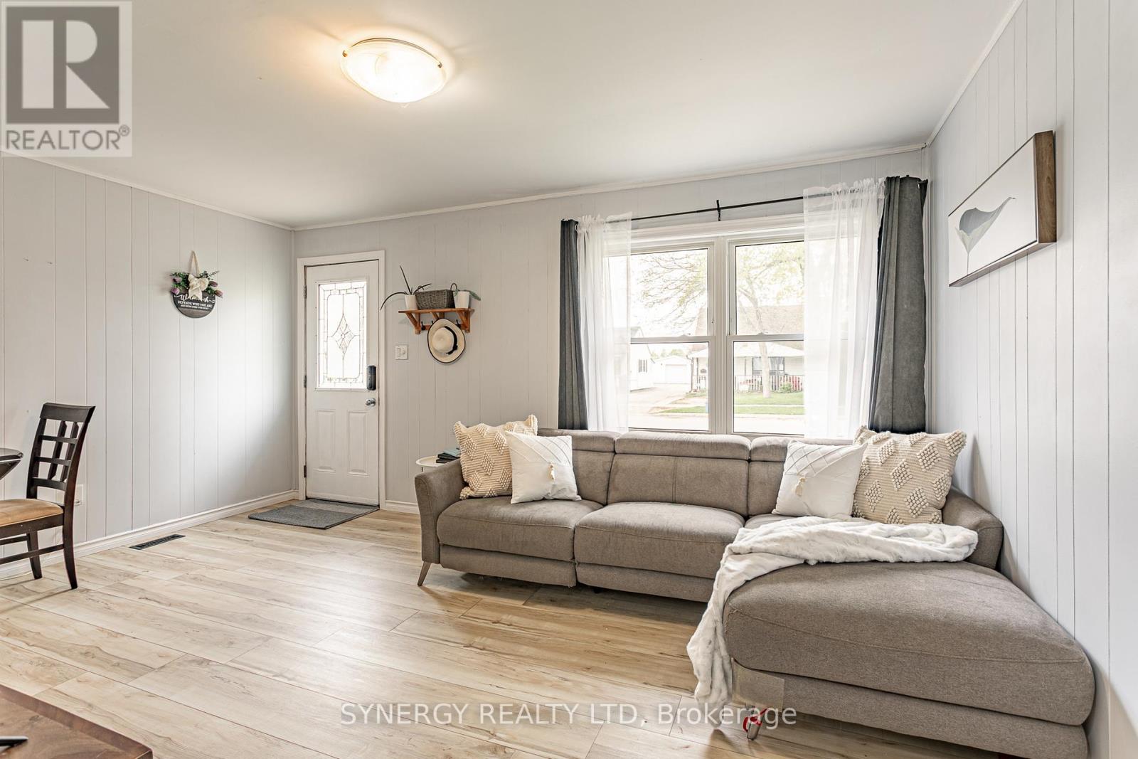 151 Wilkes Street, Brant, Ontario  N3T 4W4 - Photo 6 - X12141891