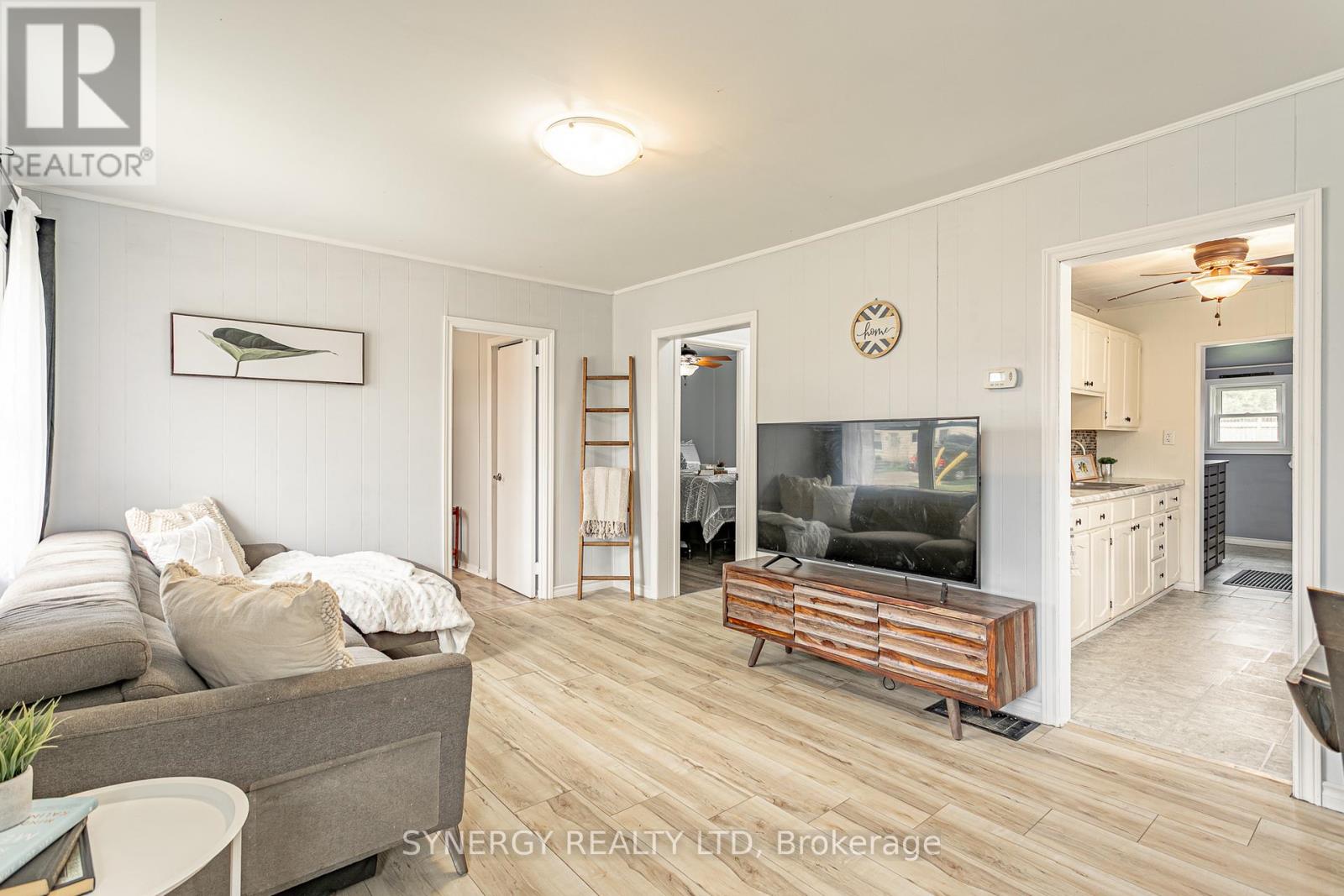 151 Wilkes Street, Brant, Ontario  N3T 4W4 - Photo 8 - X12141891