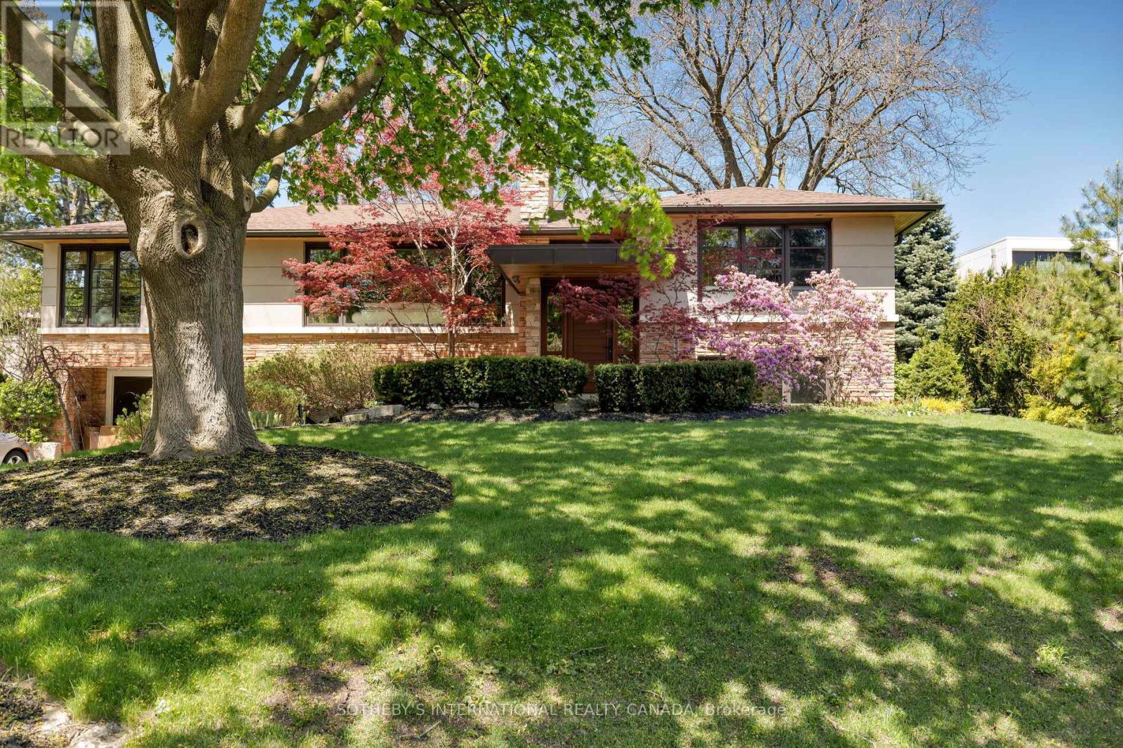 Property at 14 PLUMBSTEAD COURT image 1