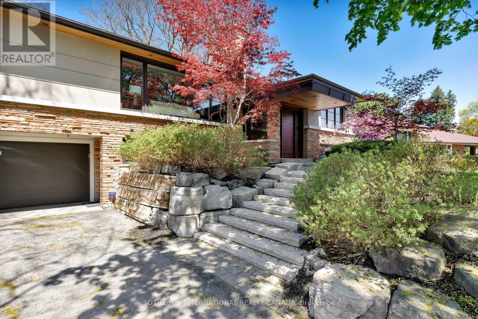 Property at 14 PLUMBSTEAD COURT image 3