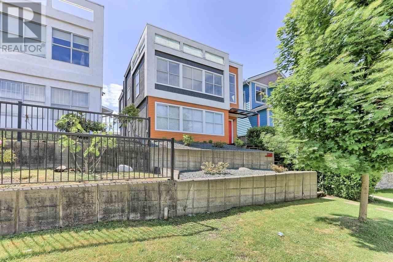 1588 E 41st Avenue, Vancouver, British Columbia  V5P 1K2 - Photo 2 - R2989295