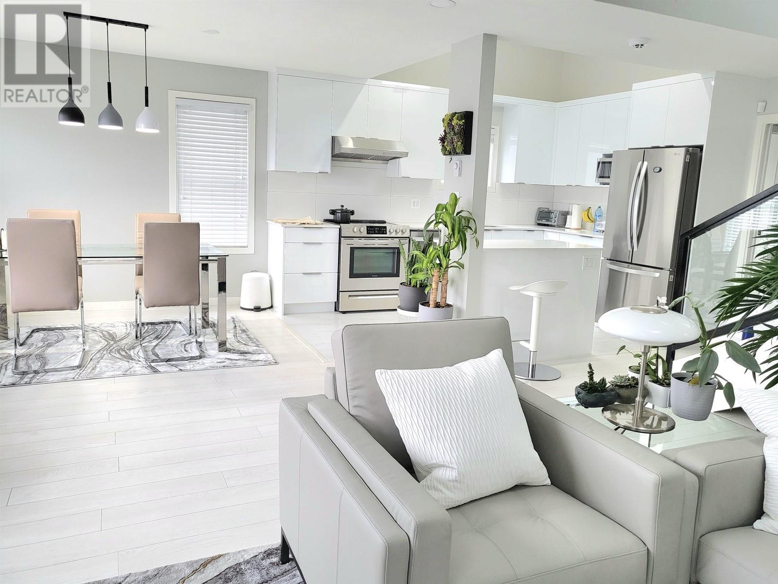 1588 E 41st Avenue, Vancouver, British Columbia  V5P 1K2 - Photo 9 - R2989295