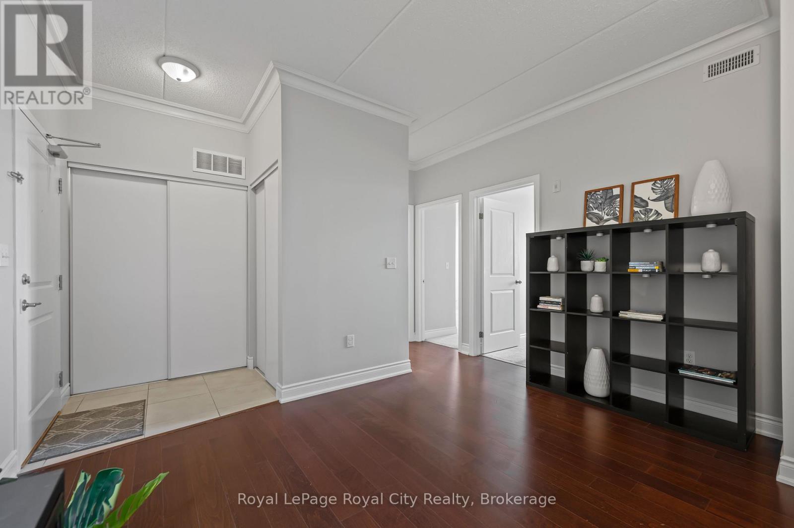 311 - 1440 Gordon Street, Guelph, Ontario  N1L 1C8 - Photo 3 - X12141855