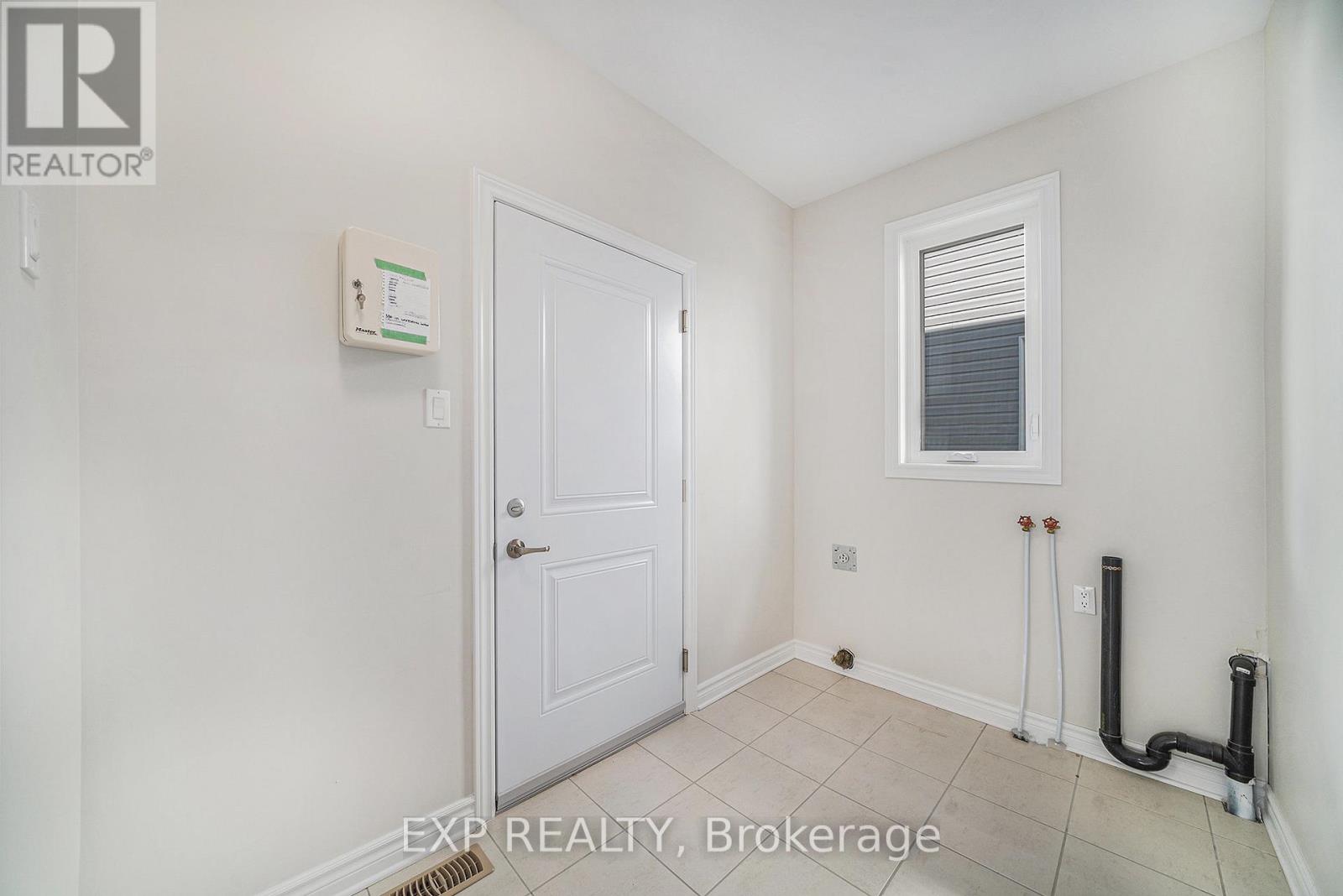125 Seabert Drive, Arnprior, Ontario  K7S 0H9 - Photo 12 - X12141895