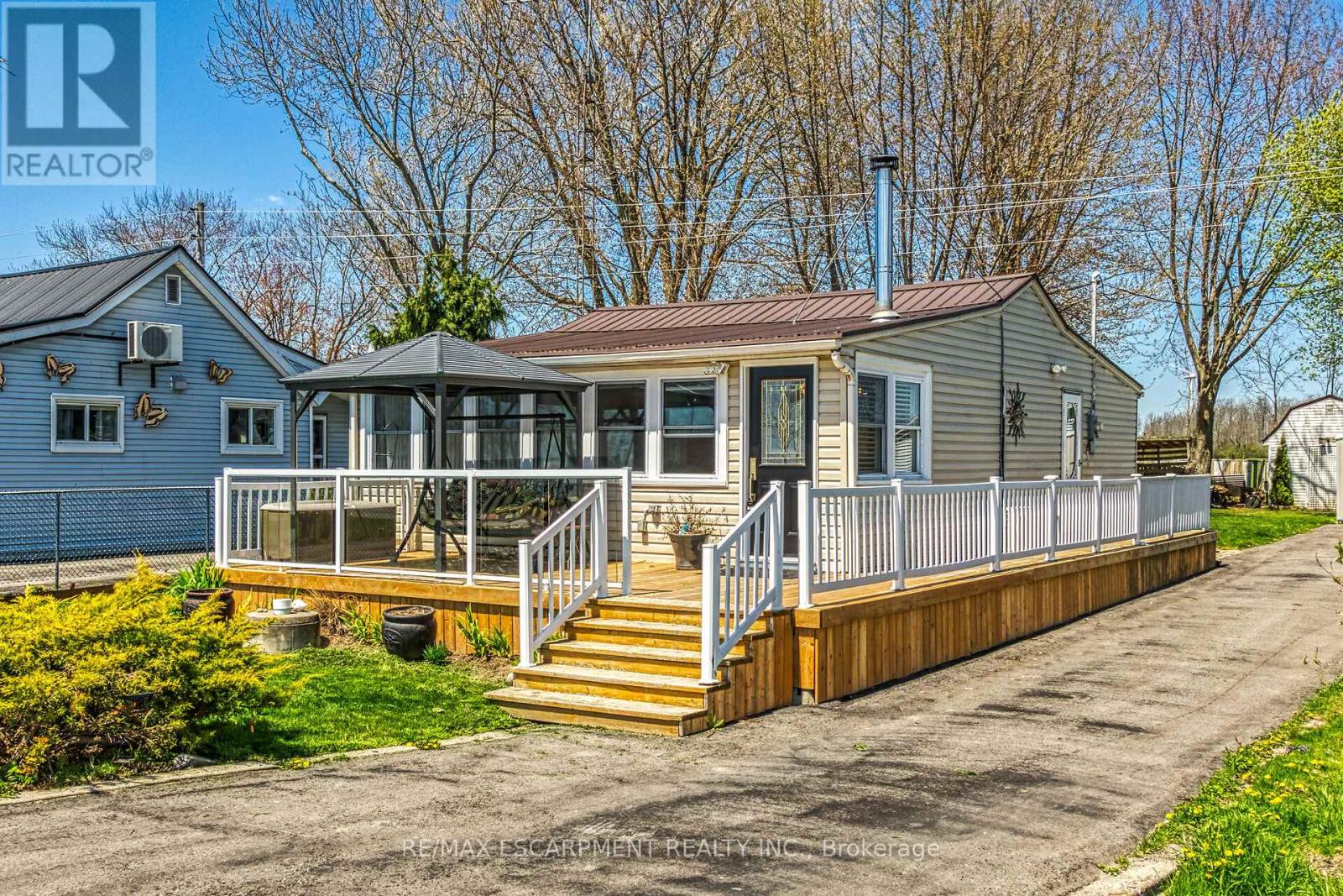 Property at 1325 LAKESHORE ROAD image 1