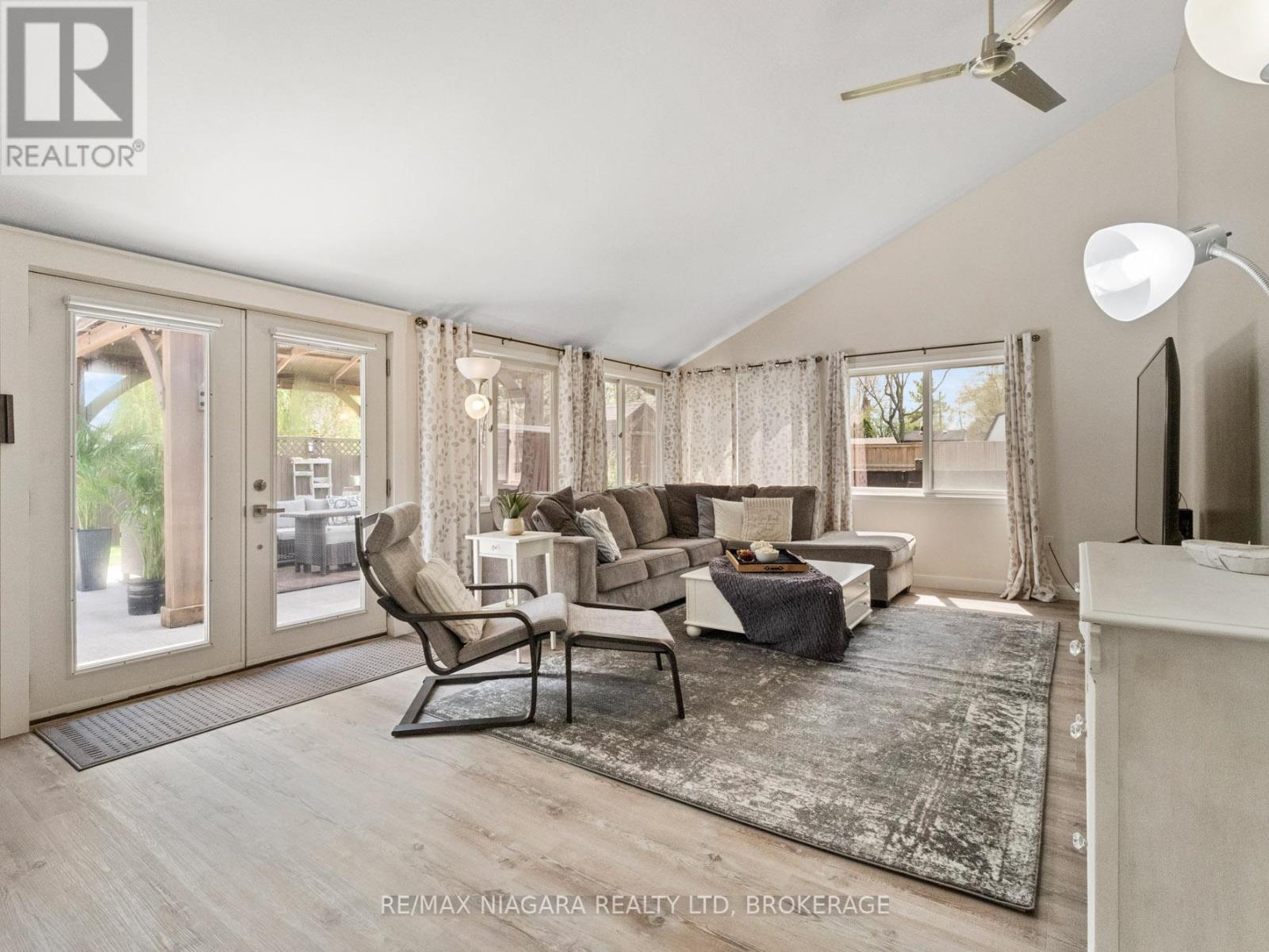 606 Scott Avenue, Fort Erie (Crescent Park), Ontario  L2A 5G2 - Photo 8 - X12141896