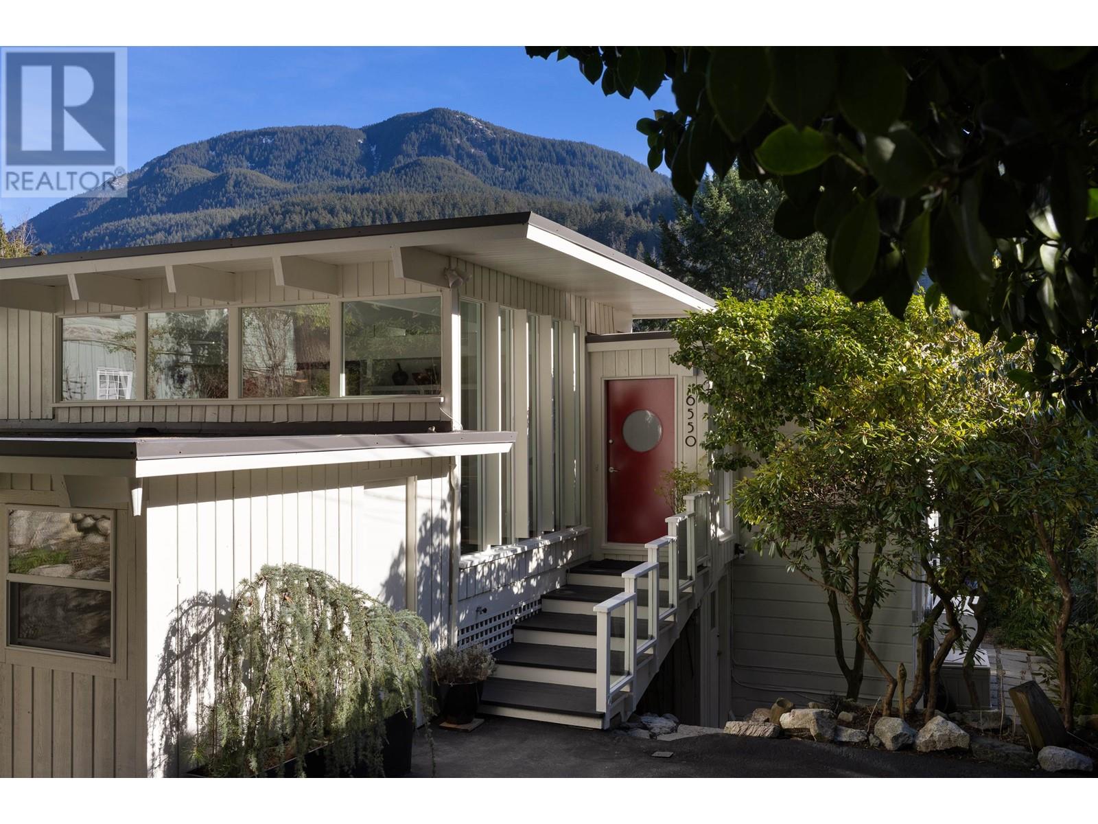 Property at 6550 WELLINGTON AVENUE image 3