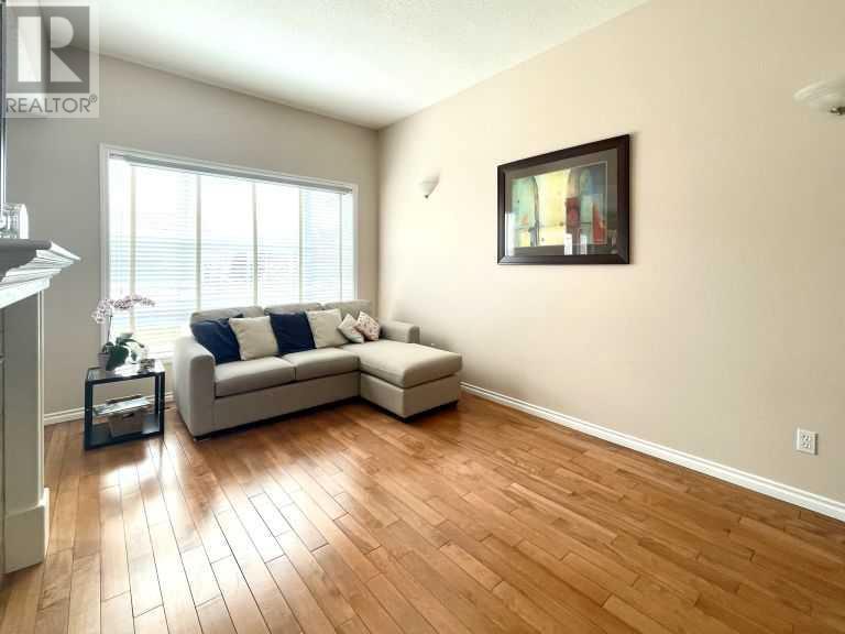 Property at 225 Cougar Way N image 4