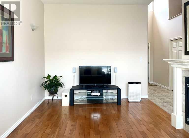 Property at 225 Cougar Way N image 5