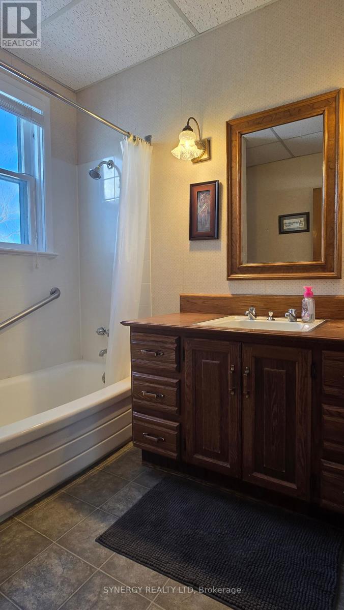 3538 Shields Siding Drive, Southwest Middlesex, Ontario  N0L 1M0 - Photo 22 - X11952420