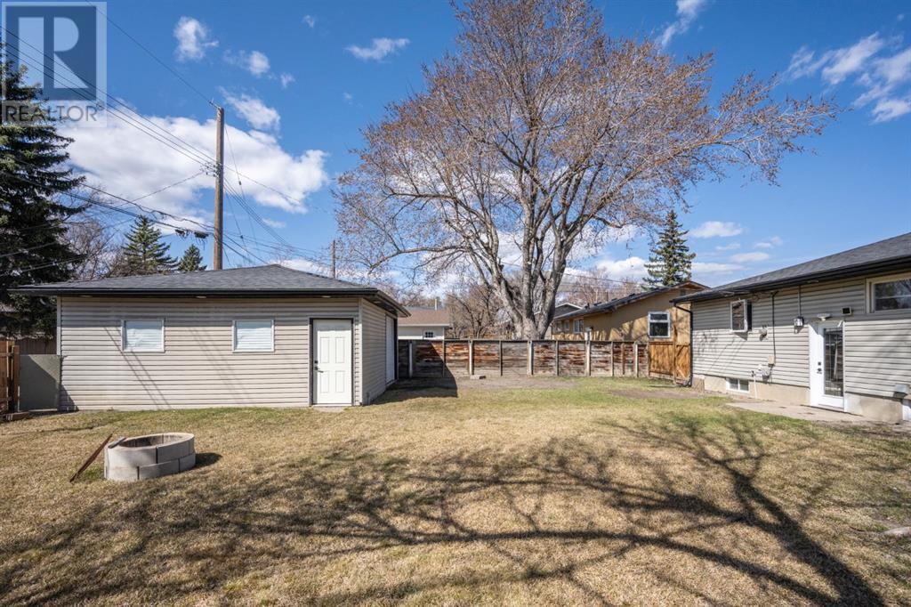 6031 Lacombe Way Sw, Calgary, Alberta  T3E 5T4 - Photo 39 - A2202743