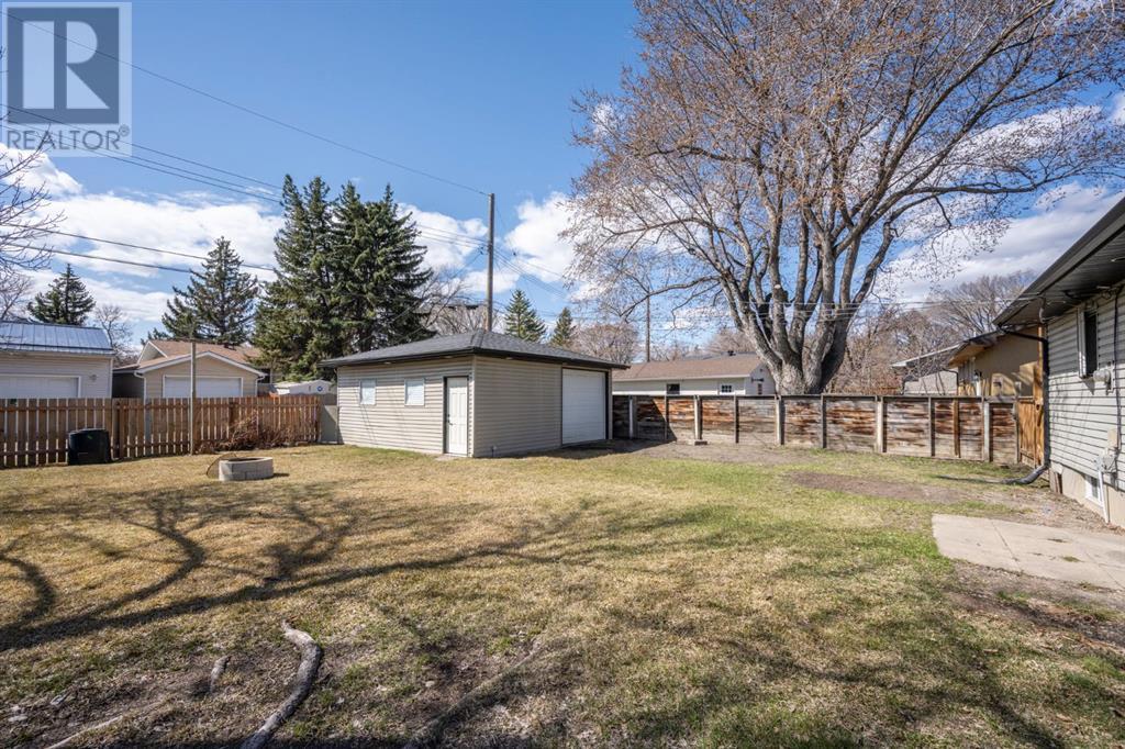 6031 Lacombe Way Sw, Calgary, Alberta  T3E 5T4 - Photo 43 - A2202743