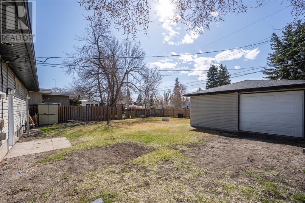 6031 Lacombe Way Sw, Calgary, Alberta  T3E 5T4 - Photo 38 - A2202743