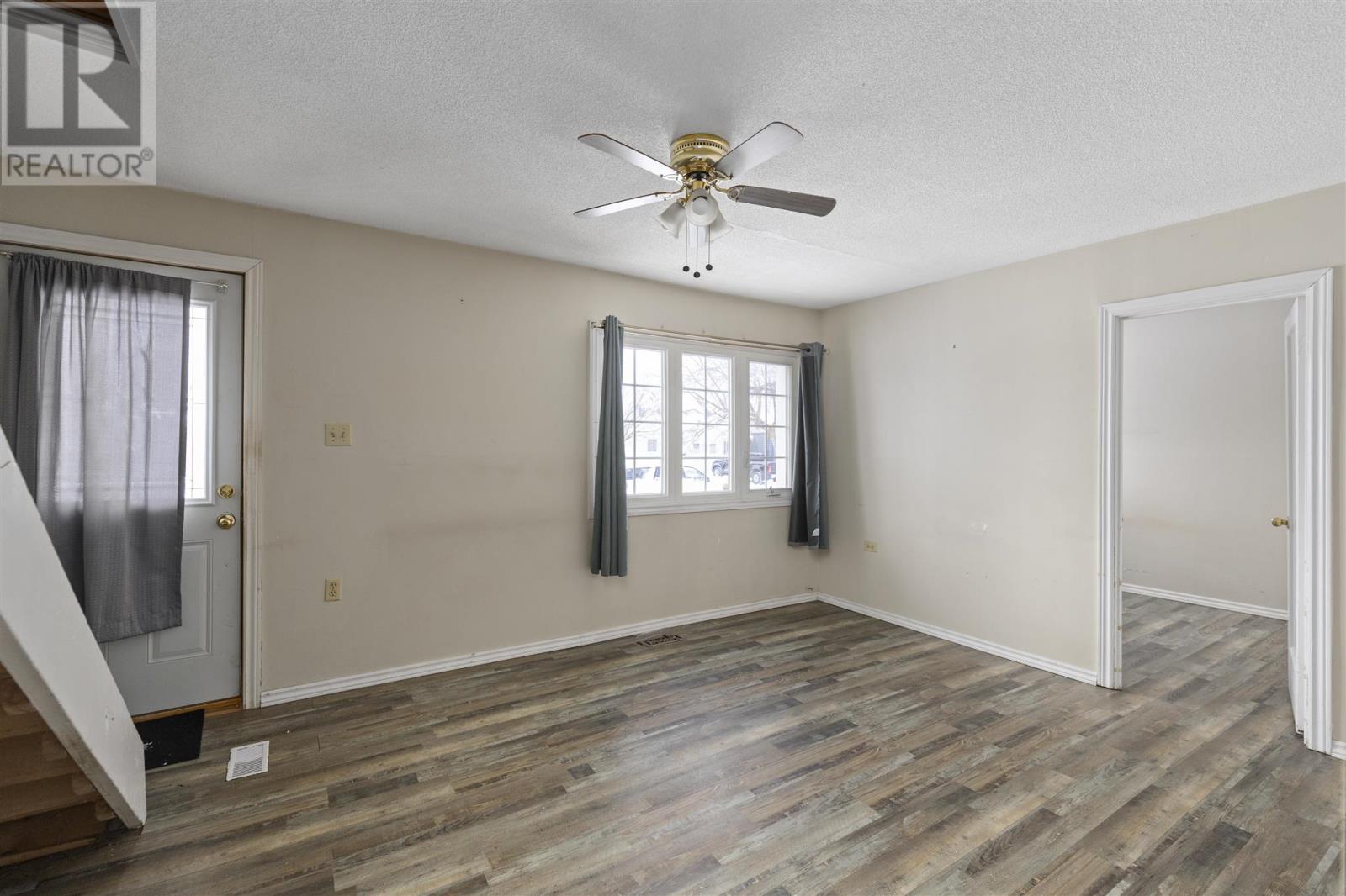 554 Bush St, Sault Ste. Marie, Ontario  P6C 3J1 - Photo 11 - SM250738