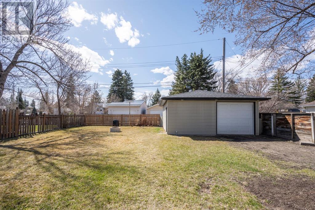 6031 Lacombe Way Sw, Calgary, Alberta  T3E 5T4 - Photo 40 - A2202743